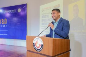 वाद विवाद प्रतियोगिता में हार्दिक और सोहम अव्वल