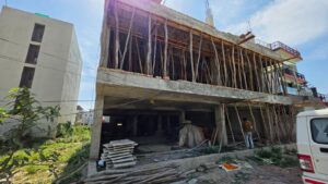 वेद सिटी गली नंम्बर-1 में निर्माणाधीन भवन सील, बिना अनुमति निर्माण पर प्राधिकरण का सख्त रुख