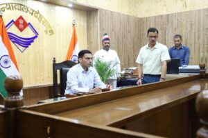 पूर्व में नाबालिग बच्चों पर लहरा चुका था पिस्टल; जिला मजिस्ट्रेट ने ही तब स्वतः कर दिया था शस्त्र लाईसेंस निलिम्बित