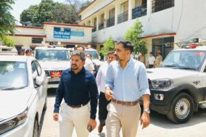 डीएम ने कलेक्ट्रेट परिसर स्थित कार्यालयों, रिकॉर्ड रूम एवं आपदा परिचालन केन्द्र का किया निरीक्षण; अधिकारियों कार्मिकों को दिए आवश्यक दिशा-निर्देश