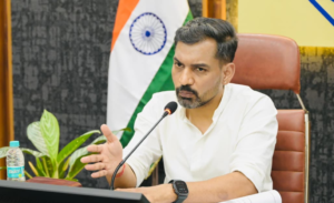 मुख्यमंत्री घोषणाओं में देरी पर डीएम सख्त, कई विभागों को जारी किया नोटिस