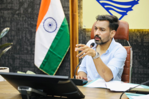 अर्द्धकुंभ 2027 की तैयारियों में तेजी, त्रिवेणी घाट पुनर्विकास समेत कई परियोजनाओं की डीएम ने की समीक्षा