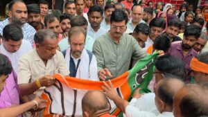 बैरागीवाला हिंसा: बीजेपी नेता विनोद कश्यप का अंतिम संस्कार, अंतिम यात्रा में उमड़ा जनसैलाब