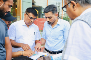 सीमाद्वार में 14.25 करोड़ की नाला पुनर्निर्माण परियोजना का डीएम ने किया निरीक्षण, अवैध सड़क कटिंग पर कार्रवाई