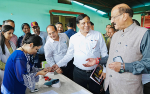 देहरादून: रायपुर के नालापानी में सेवा संकल्प अभियान का शिविर, स्वास्थ्य मंत्री सुबोध उनियाल ने भी कराया स्वास्थ्य परीक्षण, शिविर में 44 प्रकार की जांच की सुविधा