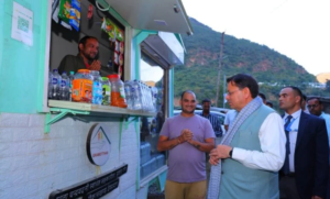 श्रीनगर से देहरादून लौटते समय सीएम धामी ने किया हाईवे का निरीक्षण, देवप्रयाग में शौचालय की व्यवस्था भी परखी